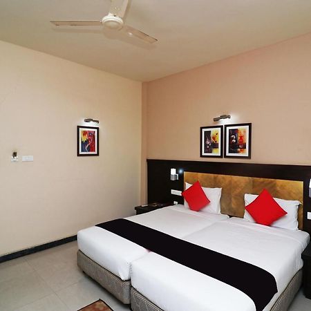Capital O 40848 Hotel Mirabel Kupand Εξωτερικό φωτογραφία