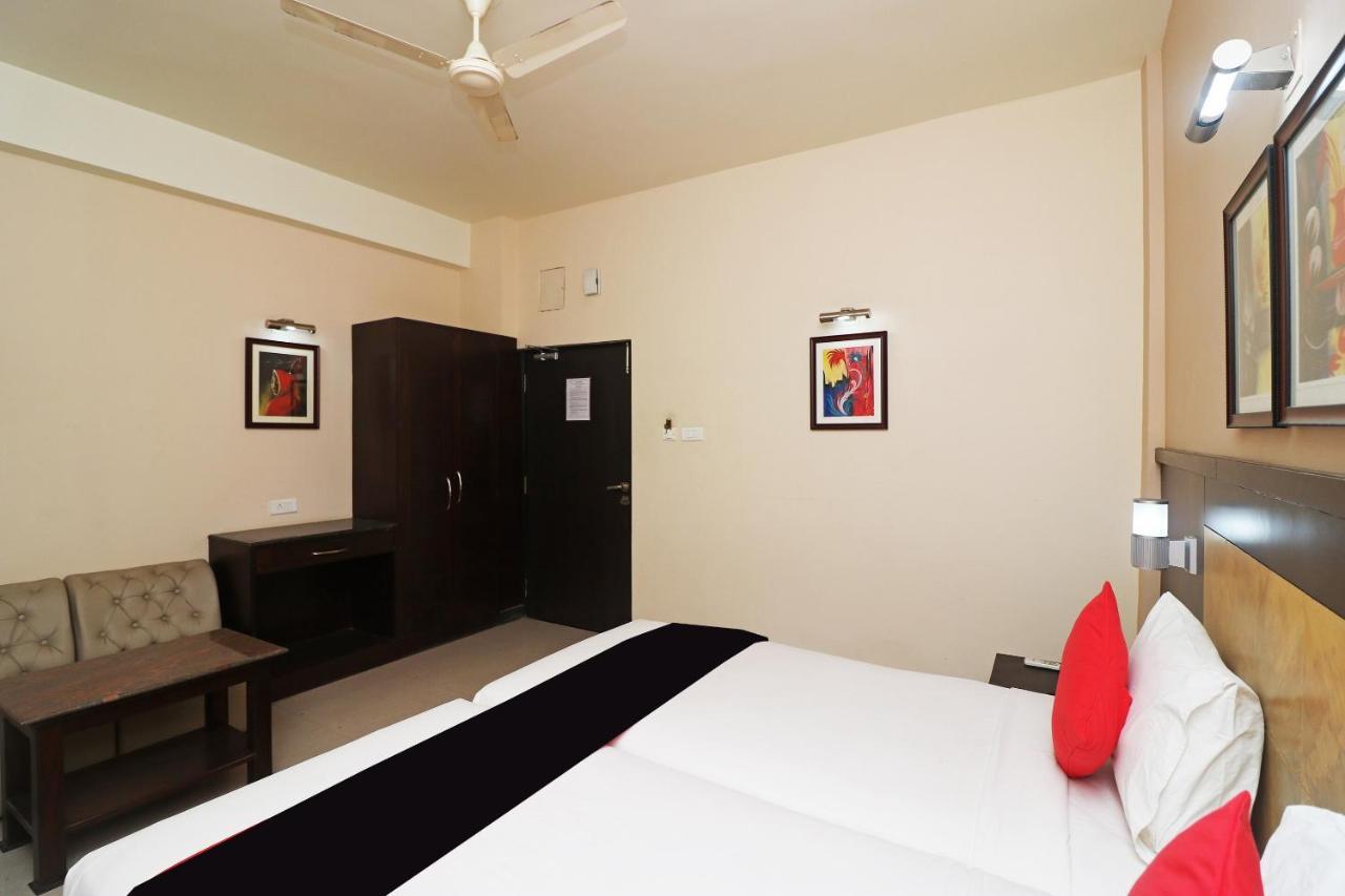 Capital O 40848 Hotel Mirabel Kupand Εξωτερικό φωτογραφία
