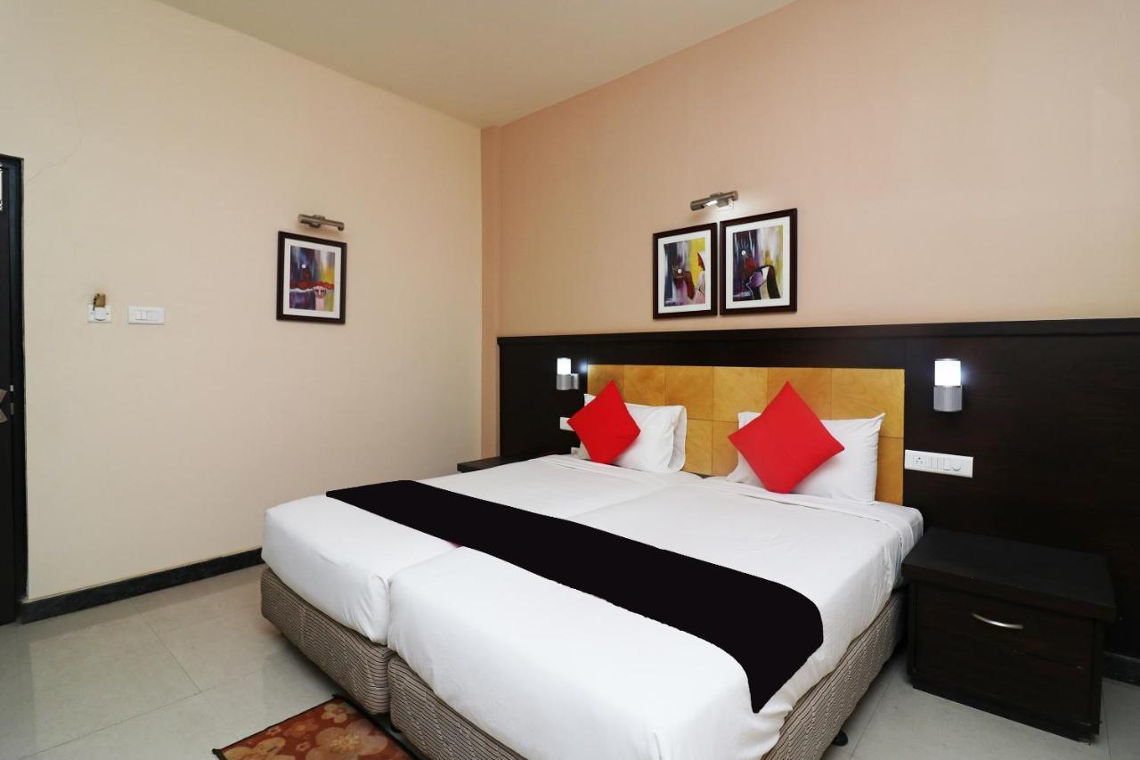 Capital O 40848 Hotel Mirabel Kupand Εξωτερικό φωτογραφία