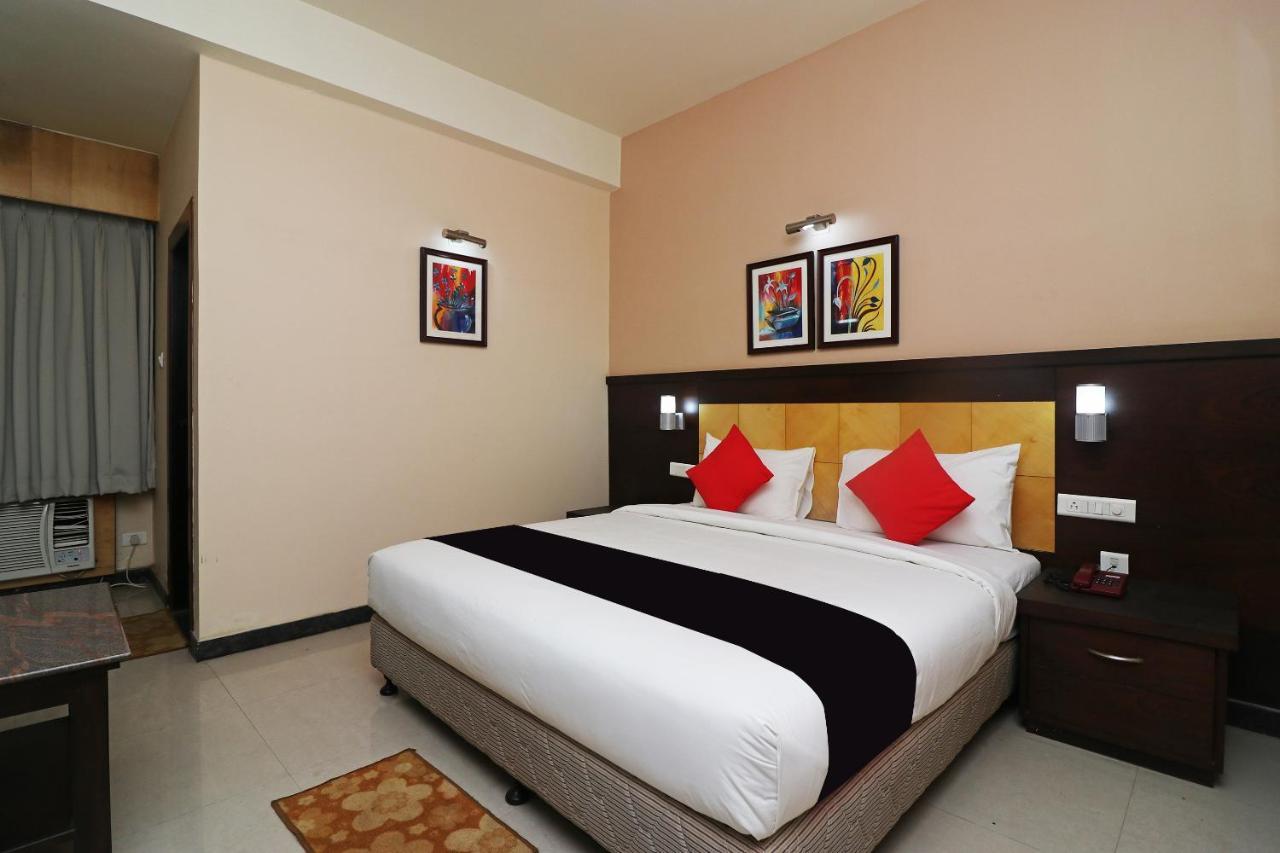 Capital O 40848 Hotel Mirabel Kupand Εξωτερικό φωτογραφία